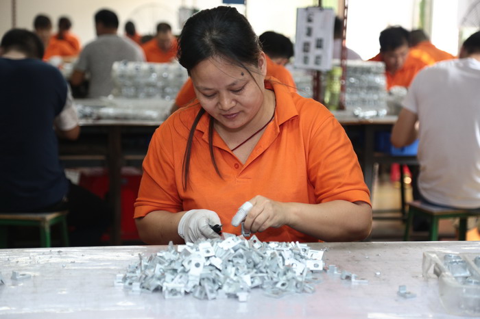 苏州压铸厂去批锋方法有那些